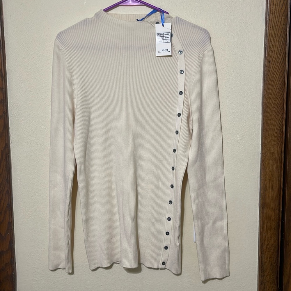 LONG SLEEVE SWEATER